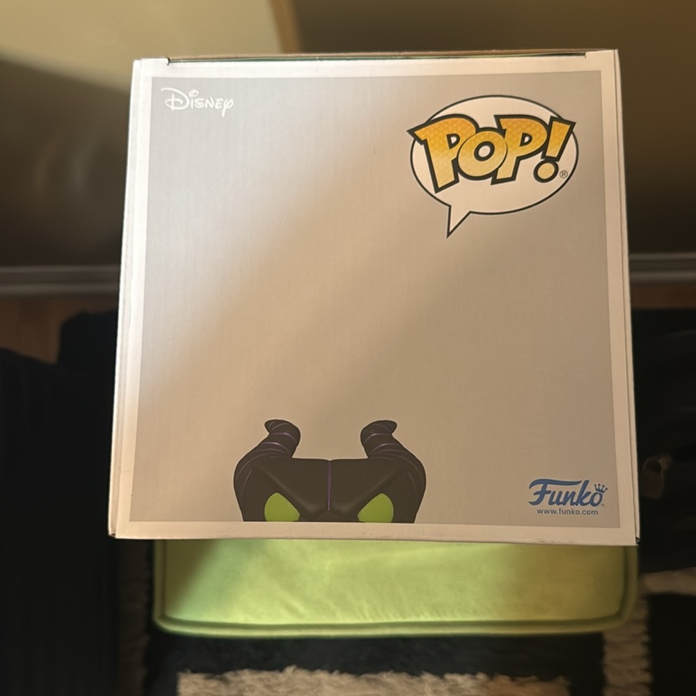 Funko Pop Jumbo: Villains - Maleficent Dragon - Picture 9 of 10